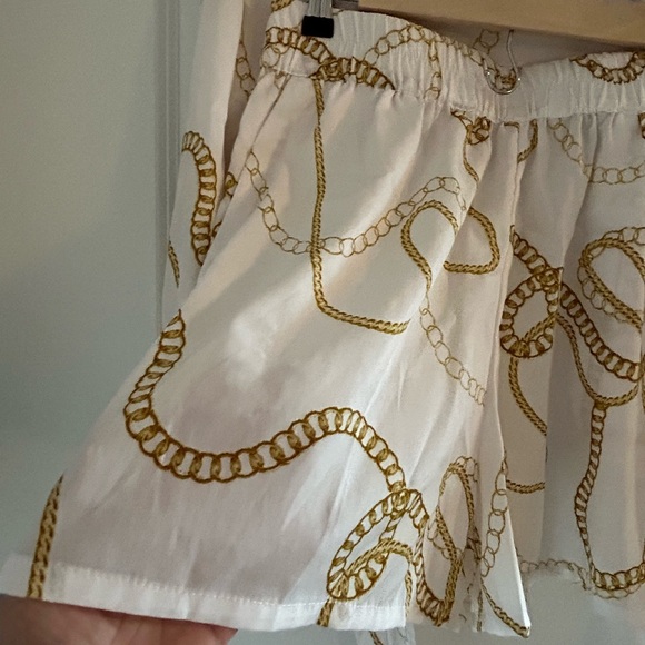 GIRL SOUL • White & Gold Shirt & Short Set • Large • - Picture 4 of 10